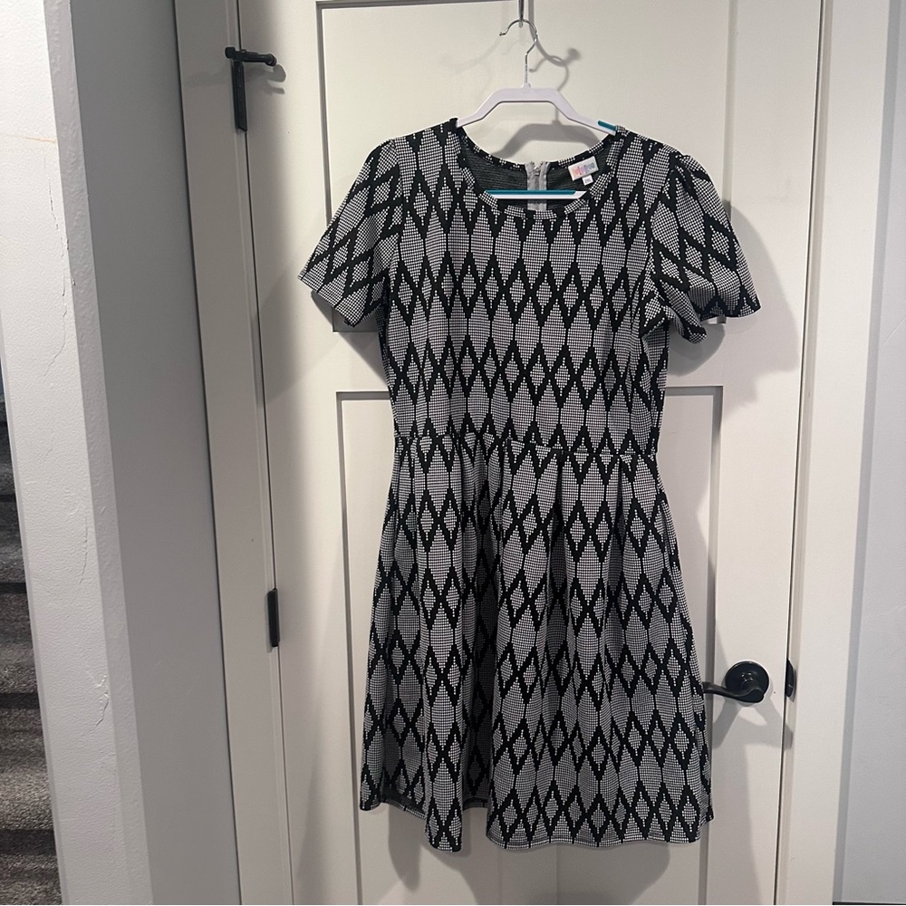 LuLaRoe 2X Amelia Black and White Geometric Dress